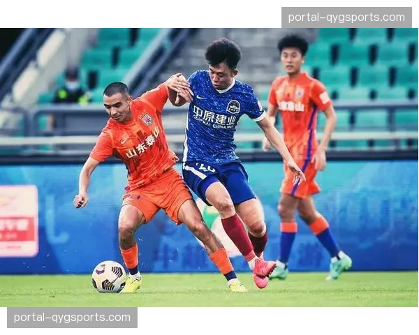 山东泰山战术灵活性提升 黄政宇位置前移构建中场铁三角